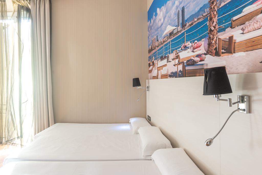Hostal Bcn Ramblas Барселона Экстерьер фото