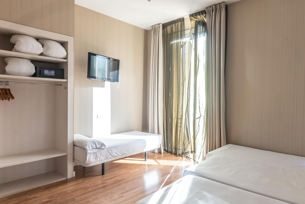 Hostal Bcn Ramblas Барселона Экстерьер фото