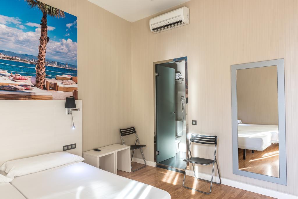 Hostal Bcn Ramblas Барселона Экстерьер фото